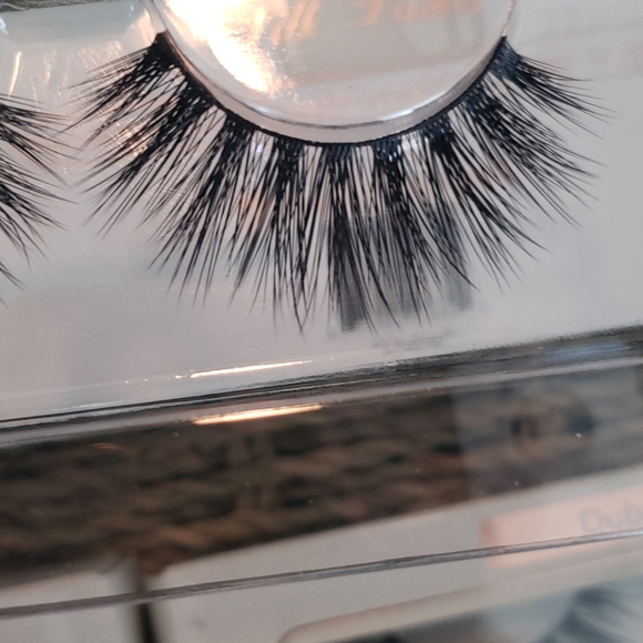 False Eyelashes - Picture 3 of 3